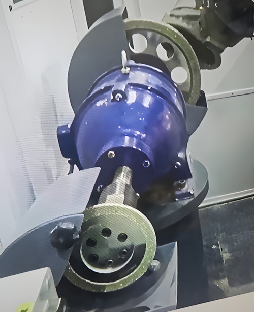 Dual-wheel tooling for an Israeli robotic cell